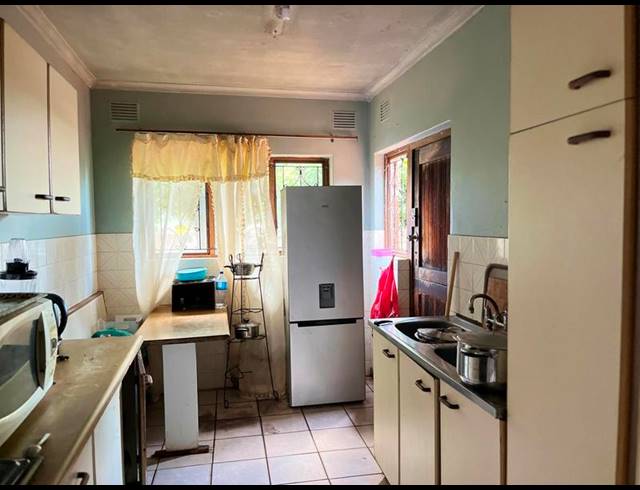 3 BEDROOM HOUSE FOR SALE IN NGWELEZANA